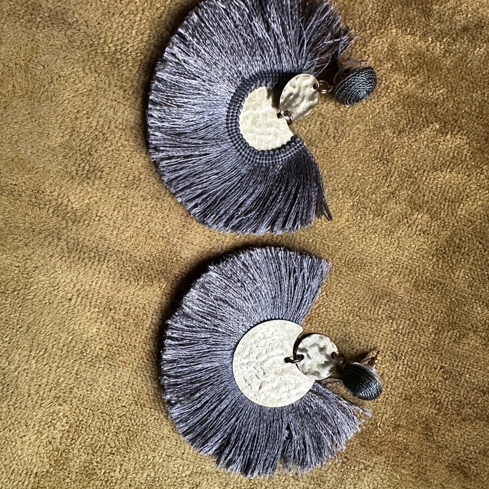 Fringe Fan Earrings in Gray and Gold